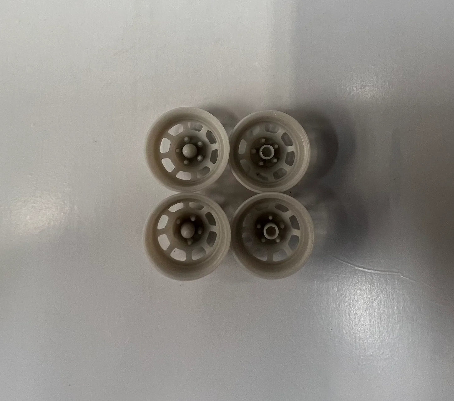 8 Hole Aero Style Wheel with Hubs - Set of 4
