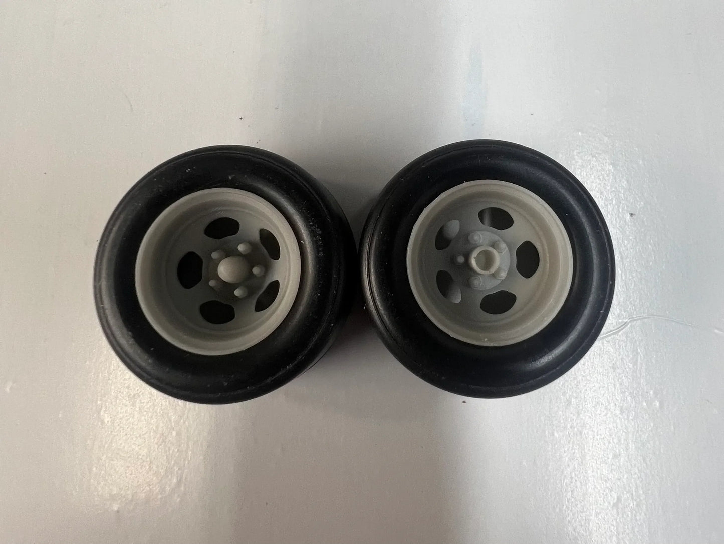 5 Hole Aero Wheel Style with Hubs - 1 Piece - Set of 4
