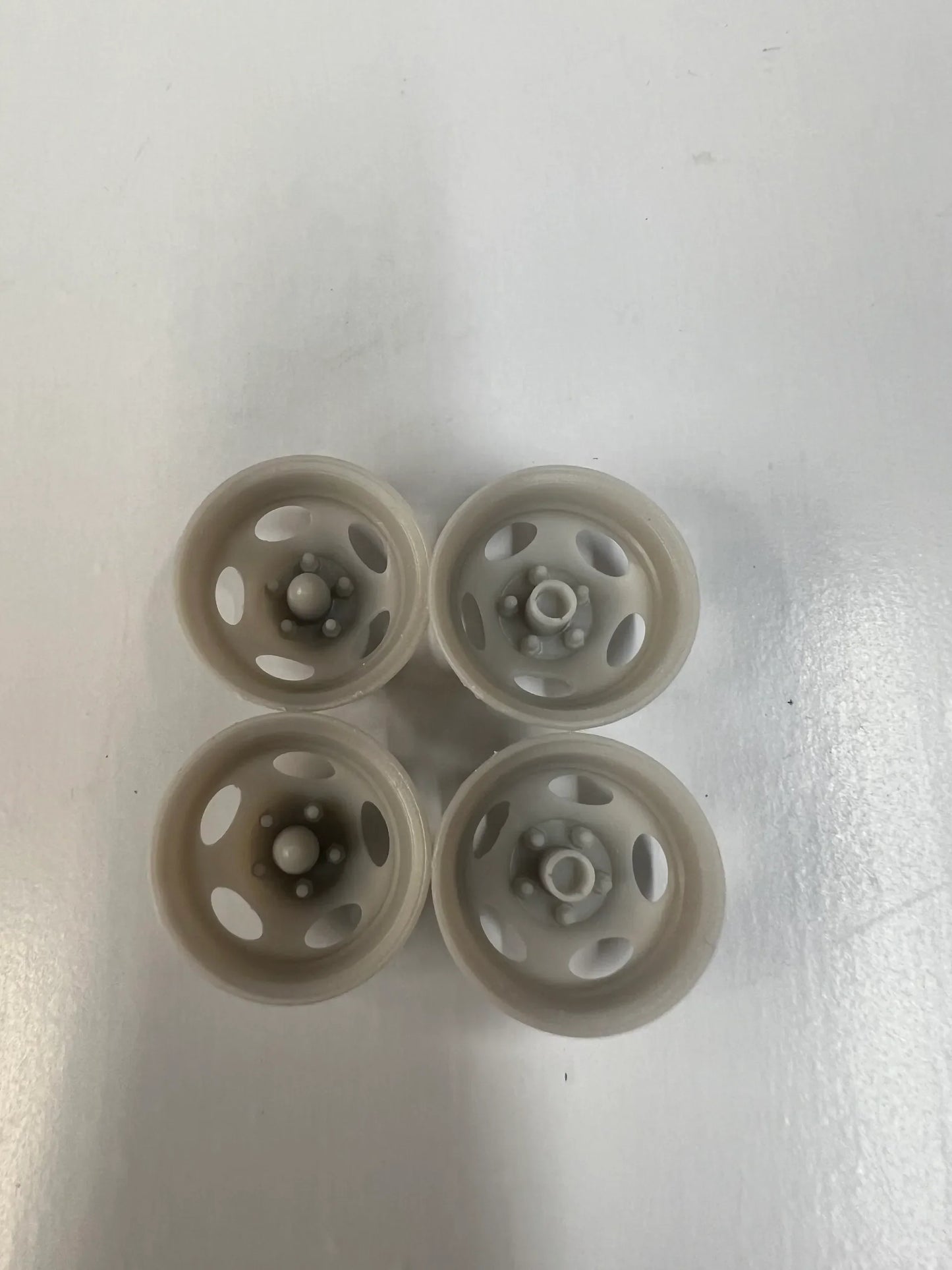 5 Hole Wheel with Hubs - Aero Style - Set of 4