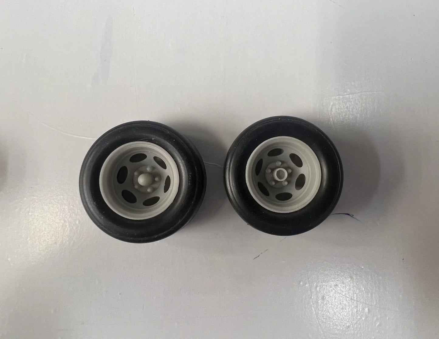 6 Hole Wheels with Hubs - Set of 4