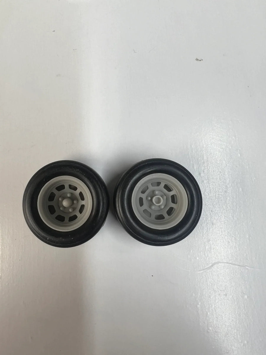 8 Hole Aero Style Wheel with Hubs - Set of 4