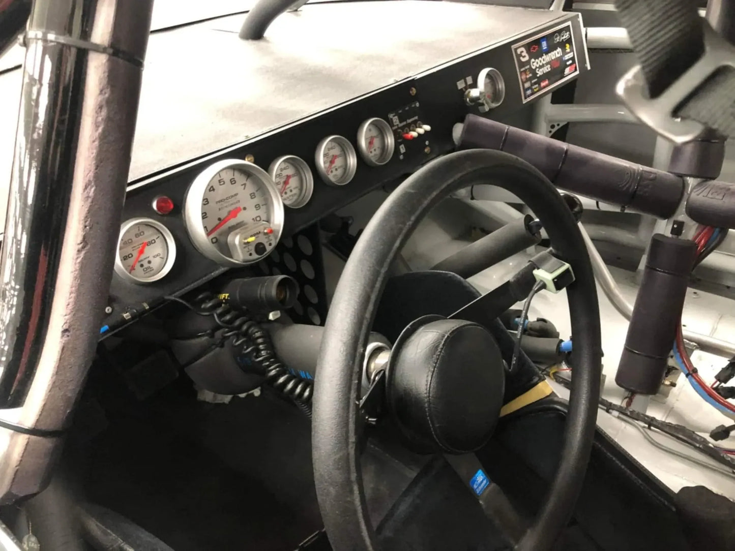 Dale Earnhardt Sr 99-01 Monte Carlo Dash - Includes Shaft and Wheel