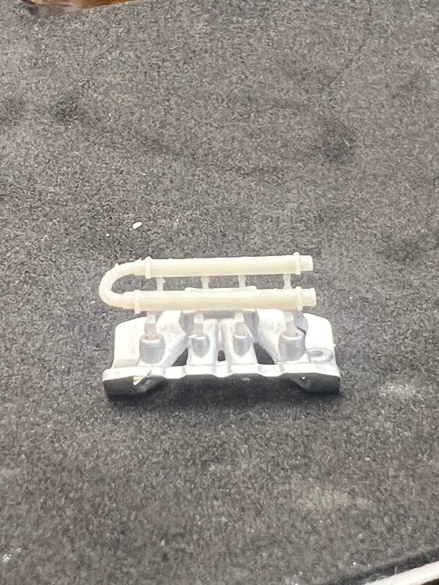Fuel Rail with Injectors (For Revell Gen 6 Ford Fusion & Chevy SS Engines)