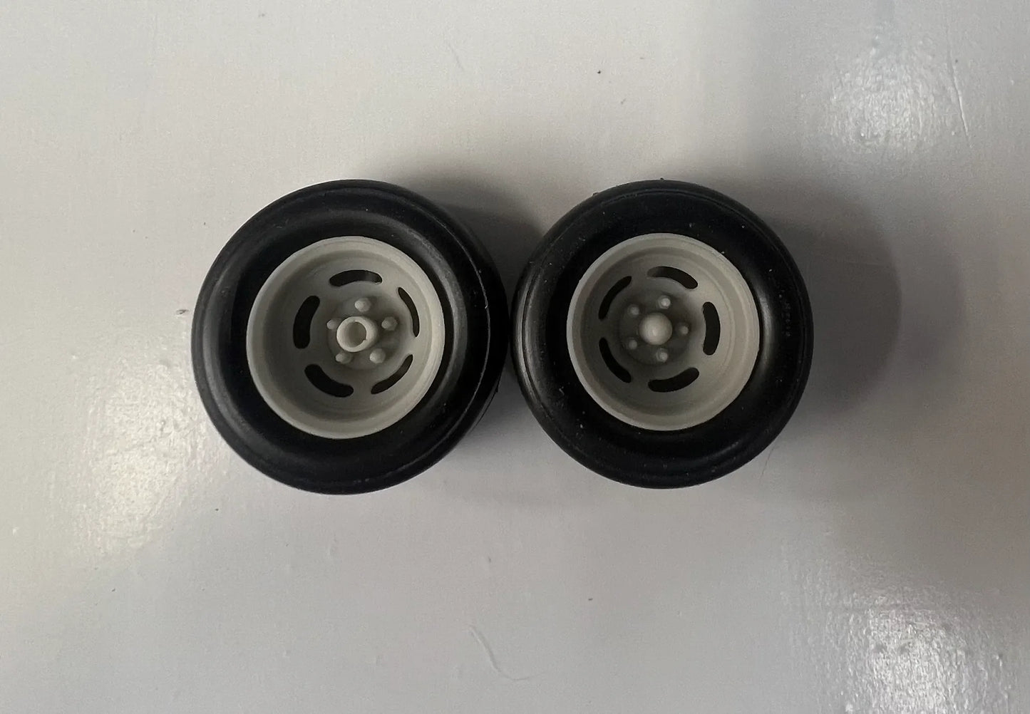 Old School 5 Hole Wheels with Hubs - Set of 4